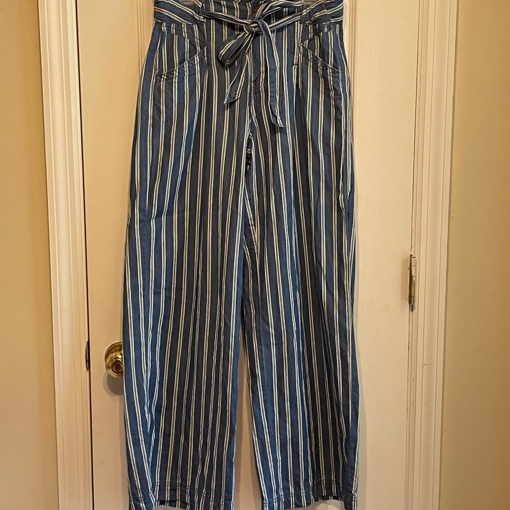 American Eagle wide leg pants. Size 0.
